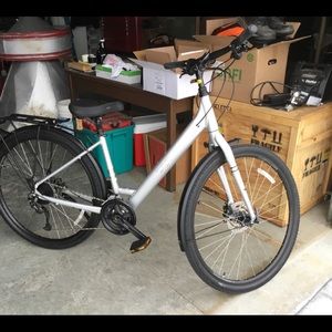 Trek verve three size small